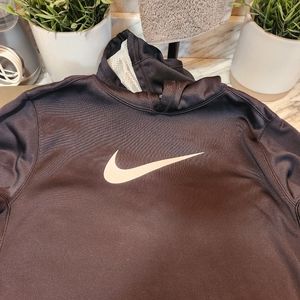 Black Nike Therma fit hoodie